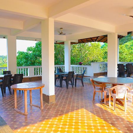 Bana The Wild Waters Hotel Muduvādi Buitenkant foto