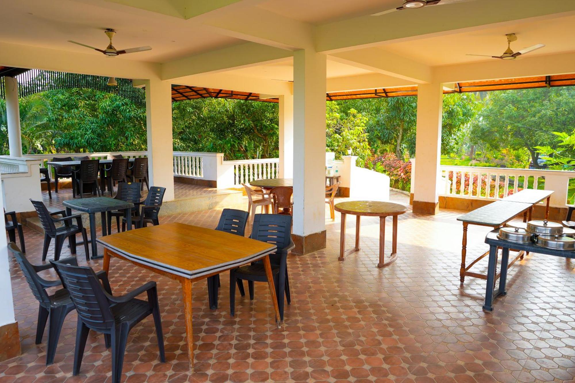 Bana The Wild Waters Hotel Muduvādi Buitenkant foto
