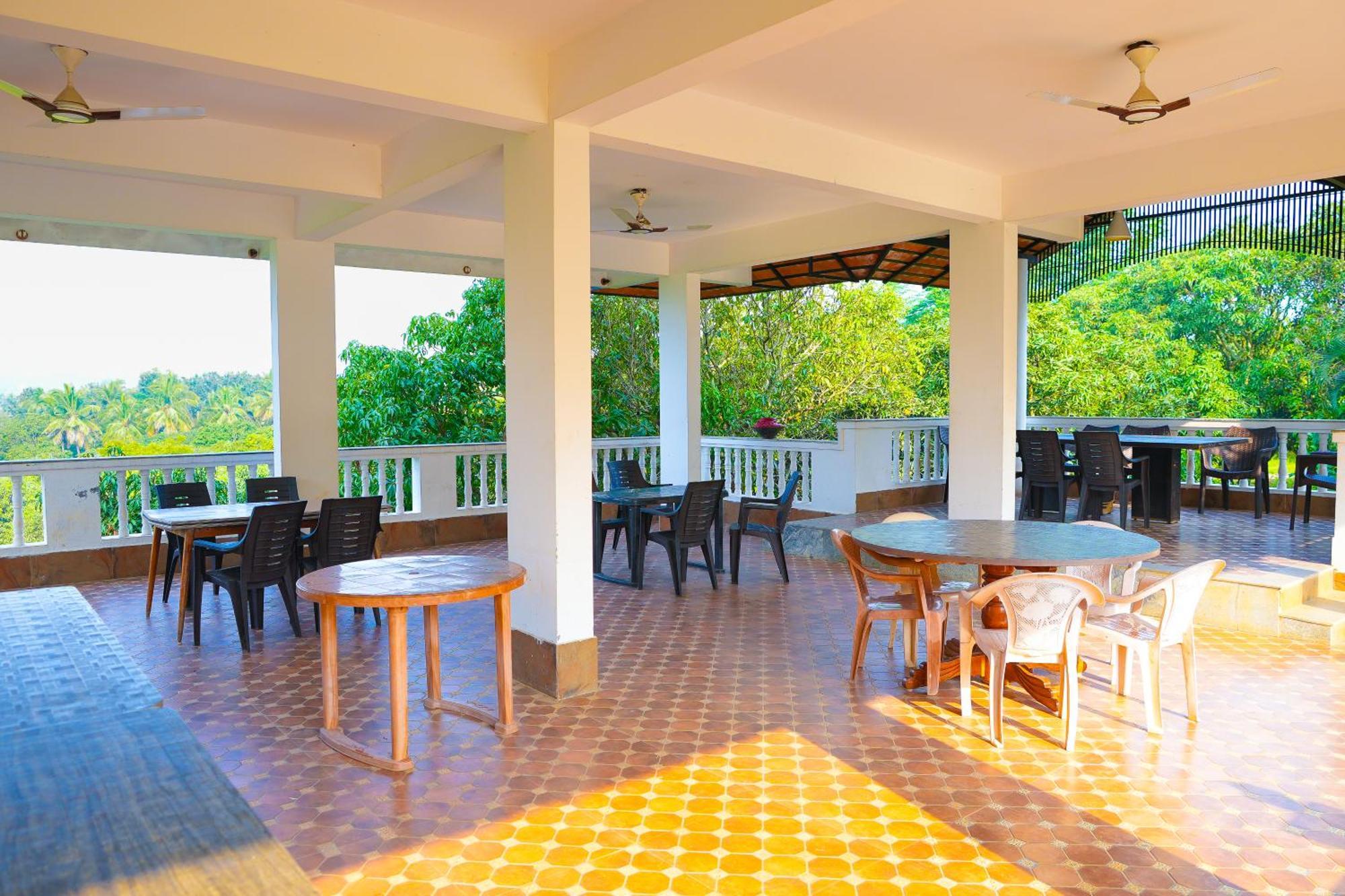 Bana The Wild Waters Hotel Muduvādi Buitenkant foto