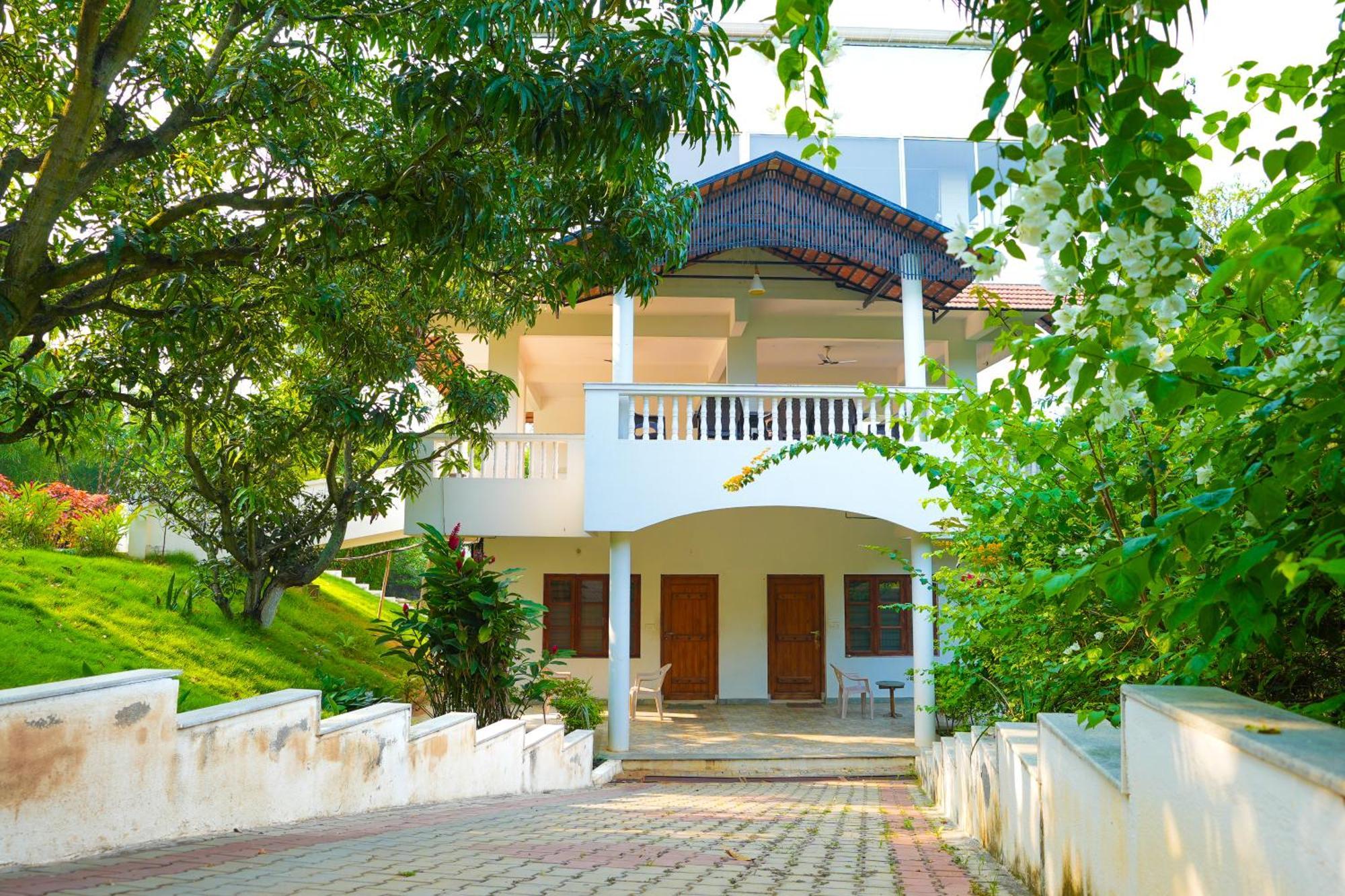 Bana The Wild Waters Hotel Muduvādi Buitenkant foto
